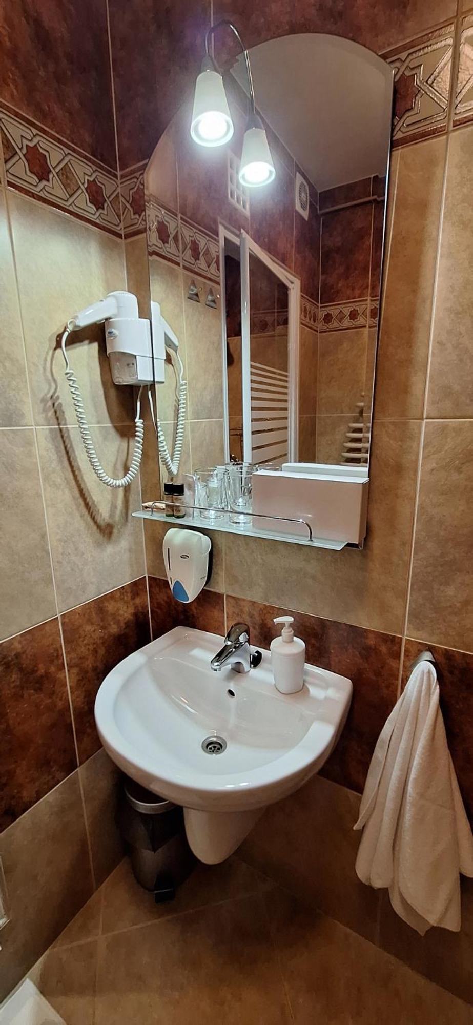 Atryum Hotel Сольнок Екстер'єр фото