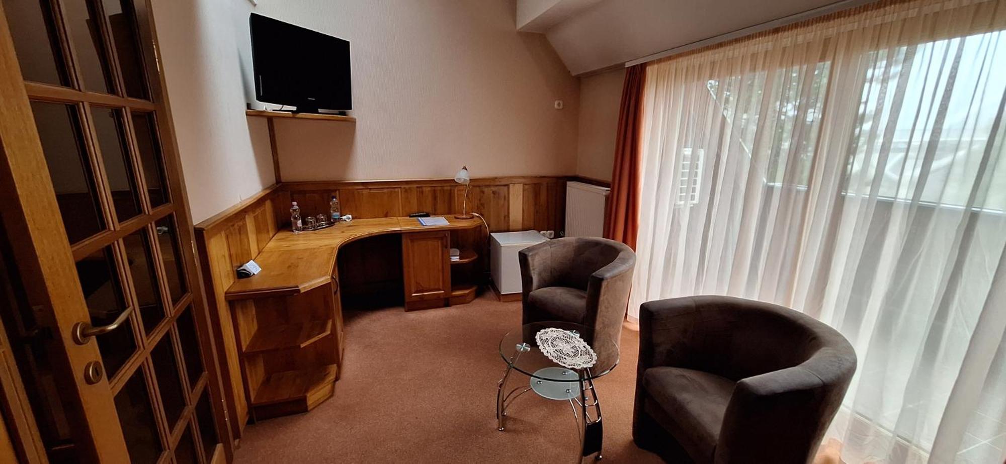 Atryum Hotel Сольнок Екстер'єр фото