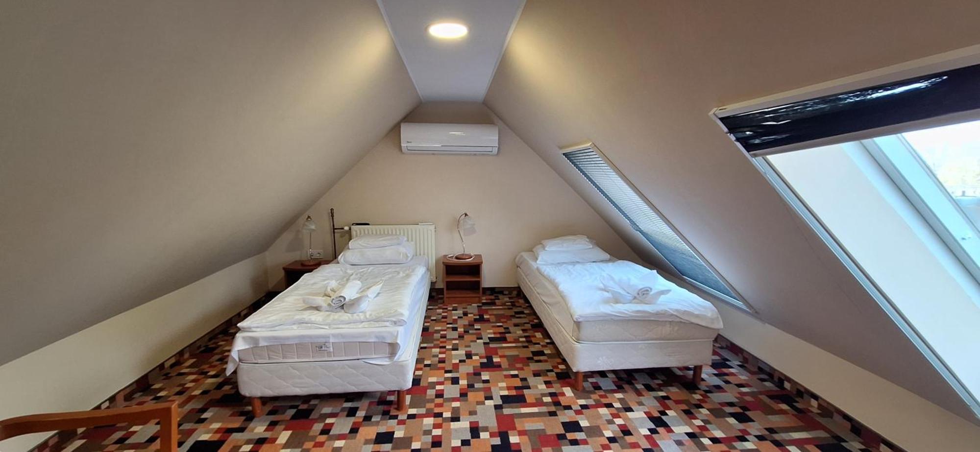 Atryum Hotel Сольнок Екстер'єр фото