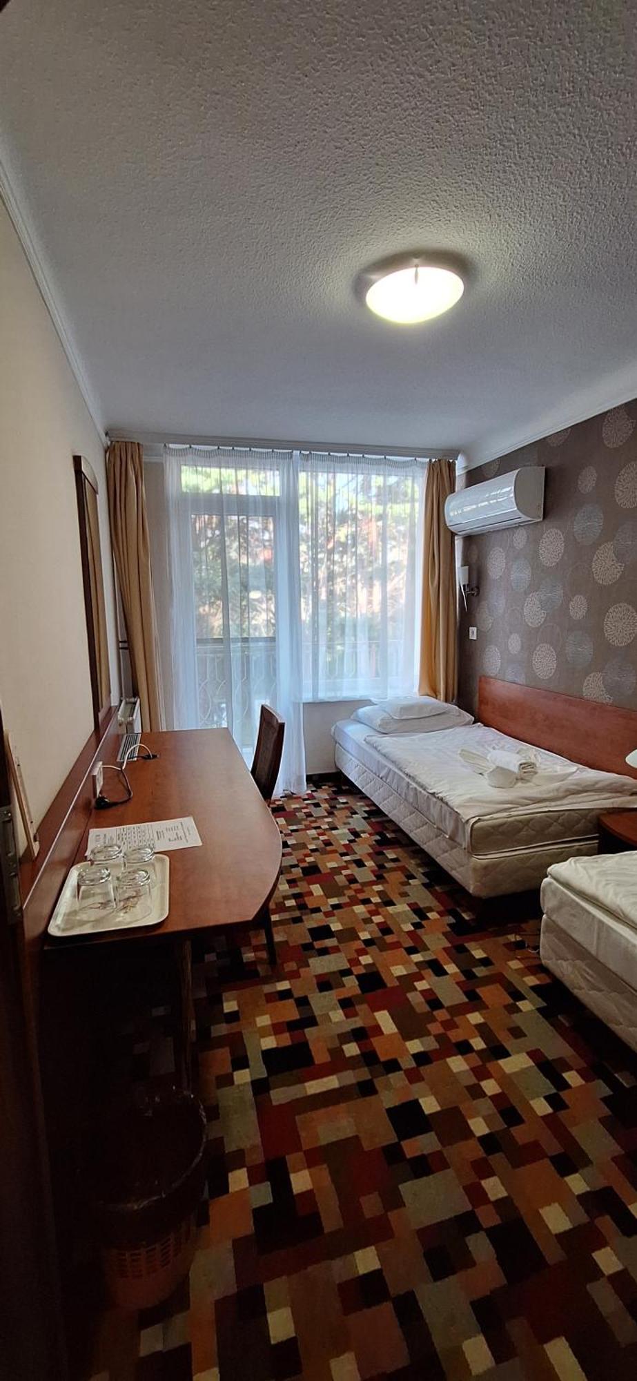 Atryum Hotel Сольнок Екстер'єр фото
